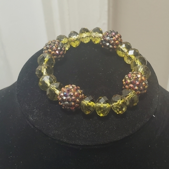Light green and Gold tone Aqua Crystal Bracelet. 🌴 - Picture 4 of 4